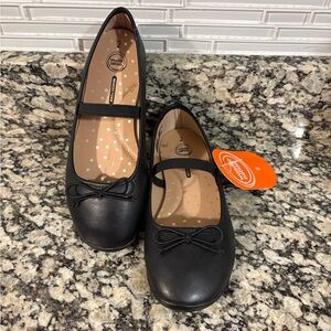Brand New with tags! Wonder Nation girls black slip ons size 2